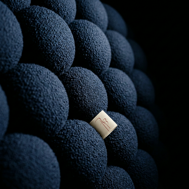 Close-up — Sofa — Baron Bacot